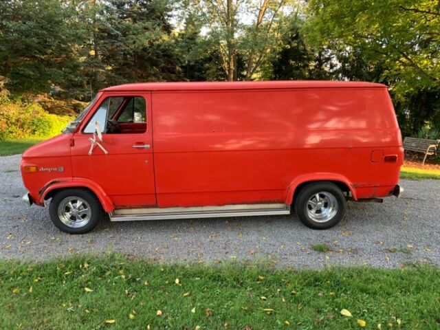 1975 Red Chevrolet CG11 Van Camper