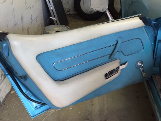 1975 Blue Chevrolet Corvette Coupe