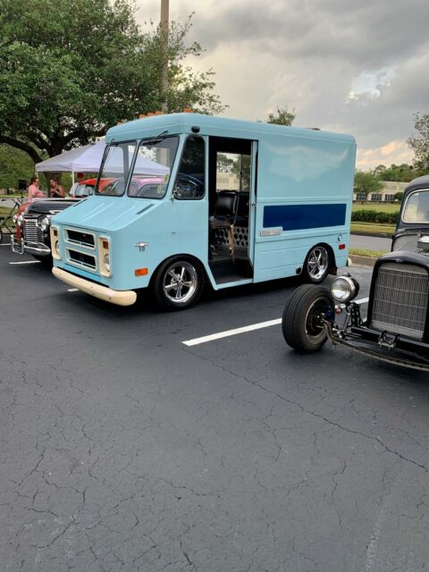 1975 Blue Chevrolet C-10 Van Camper