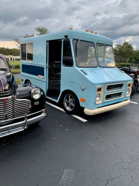 1975 Blue Chevrolet C-10 Van Camper