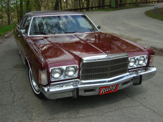 1975 Gold Chrysler New Yorker Coupe