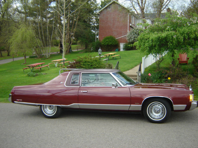 1975 Gold Chrysler New Yorker Coupe