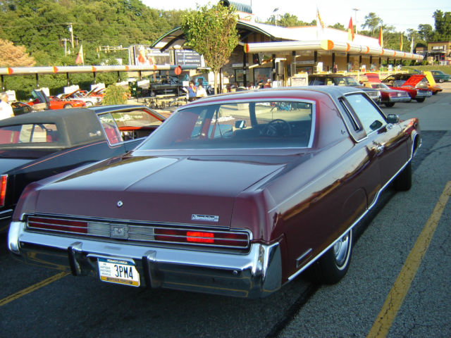 1975 Gold Chrysler New Yorker Coupe