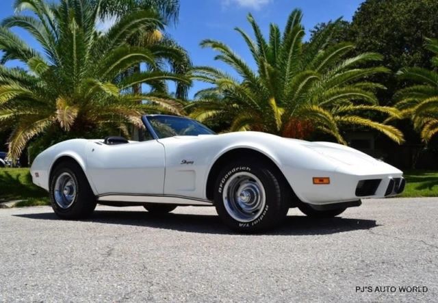 1975 White Chevrolet Corvette