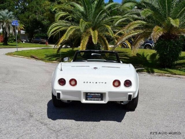 1975 White Chevrolet Corvette