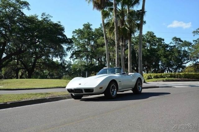 1975 White Chevrolet Corvette