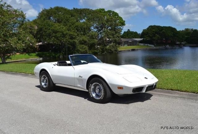 1975 White Chevrolet Corvette