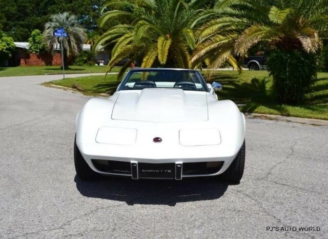 1975 White Chevrolet Corvette