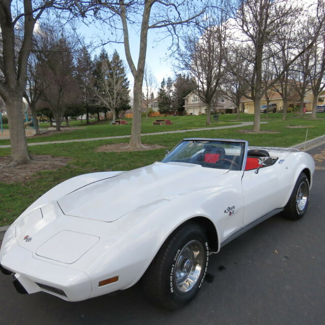 1975 White Chevrolet Corvette Convertible