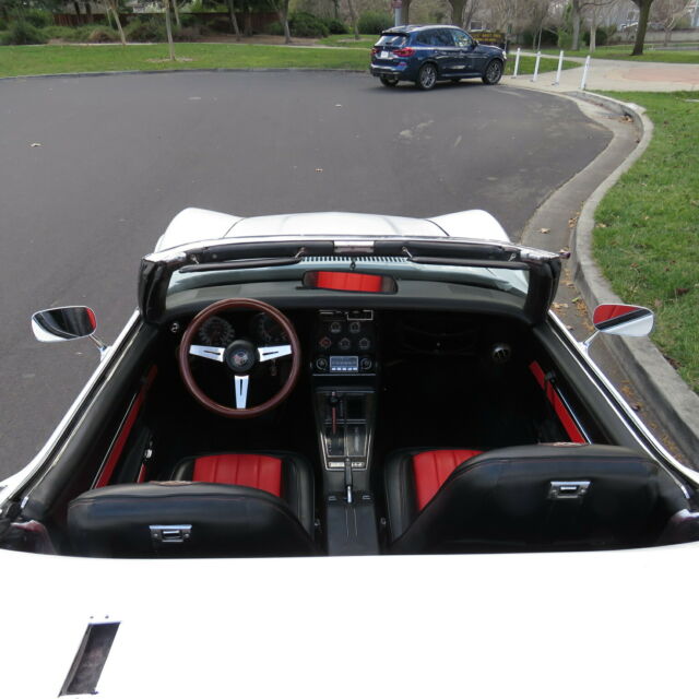 1975 White Chevrolet Corvette Convertible