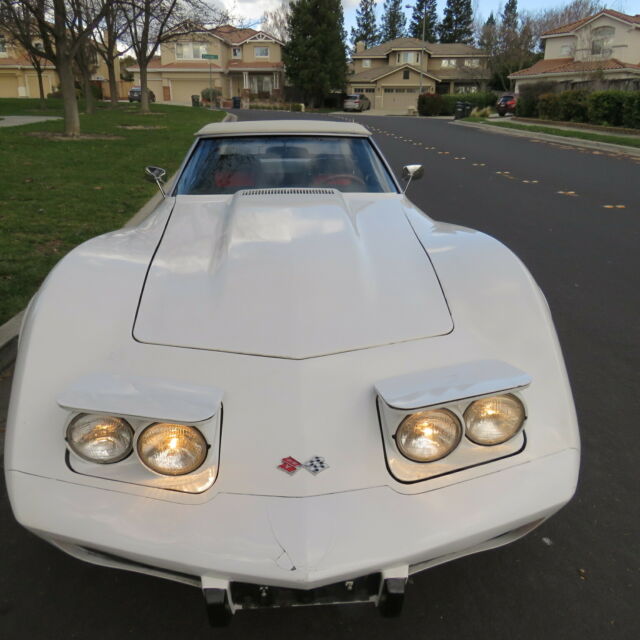 1975 White Chevrolet Corvette Convertible
