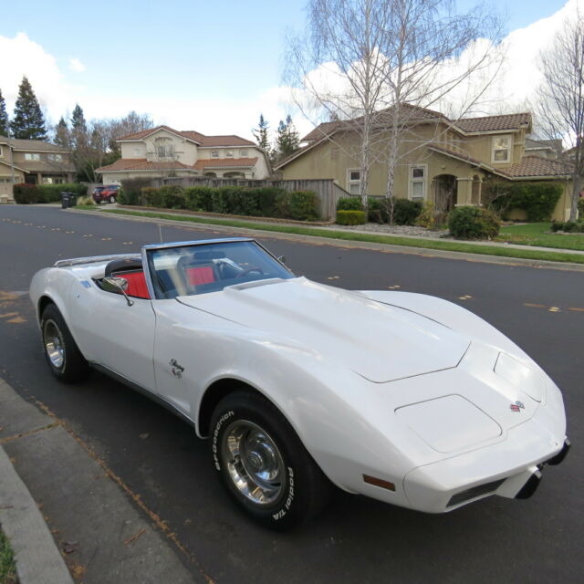 1975 White Chevrolet Corvette Convertible