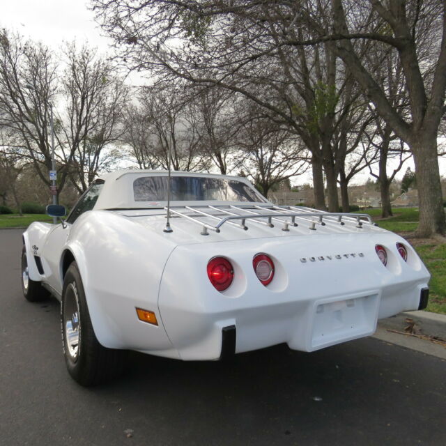 1975 White Chevrolet Corvette Convertible