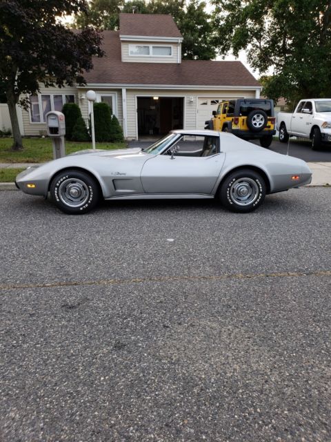 1975 Silver Chevrolet Corvette Coupe