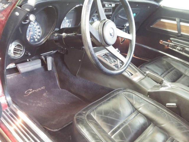 1975 Maroon Chevrolet Corvette Coupe, T-Tops