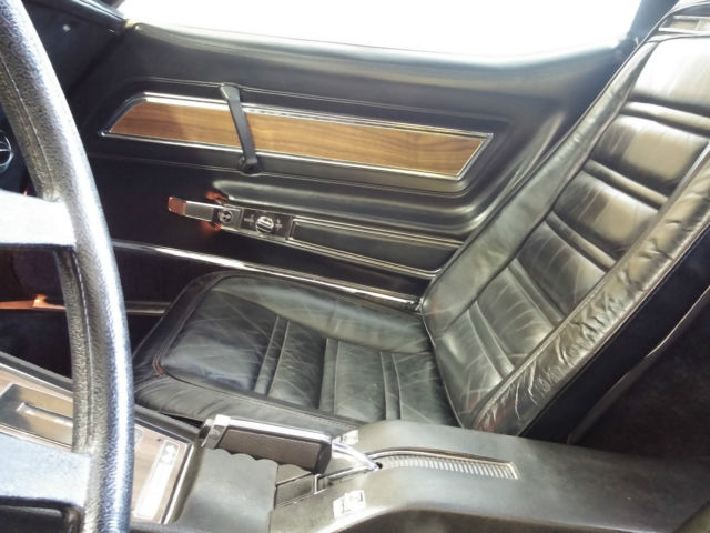 1975 Maroon Chevrolet Corvette Coupe, T-Tops