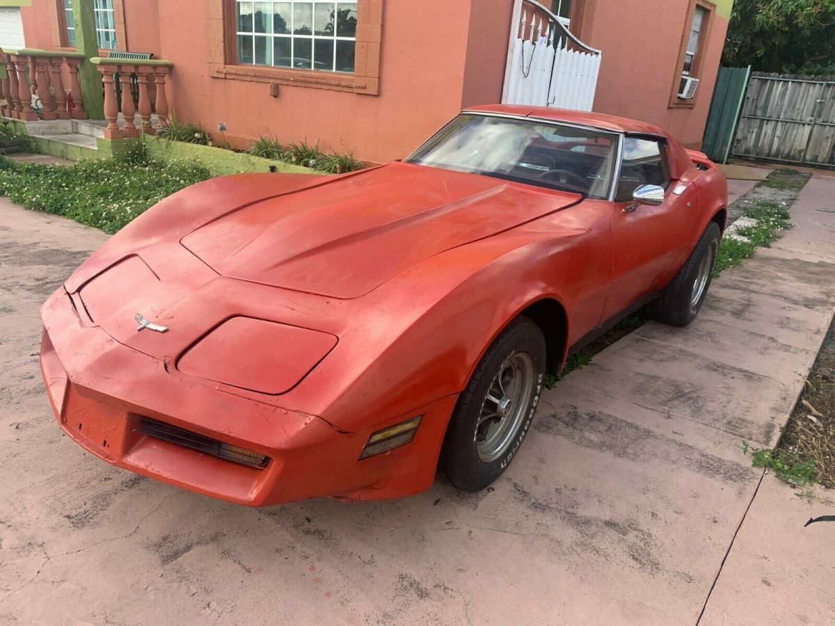 1975 Red Chevrolet Corvette