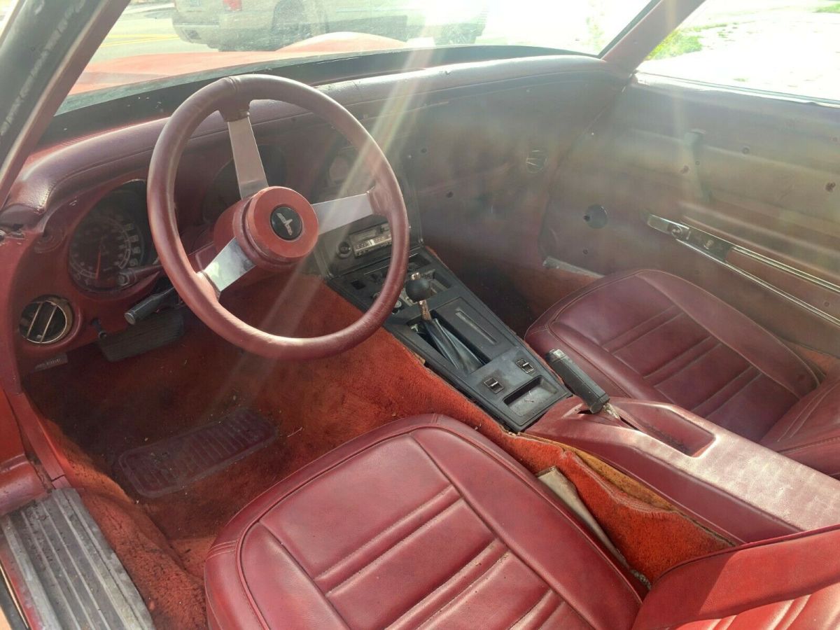 1975 Red Chevrolet Corvette