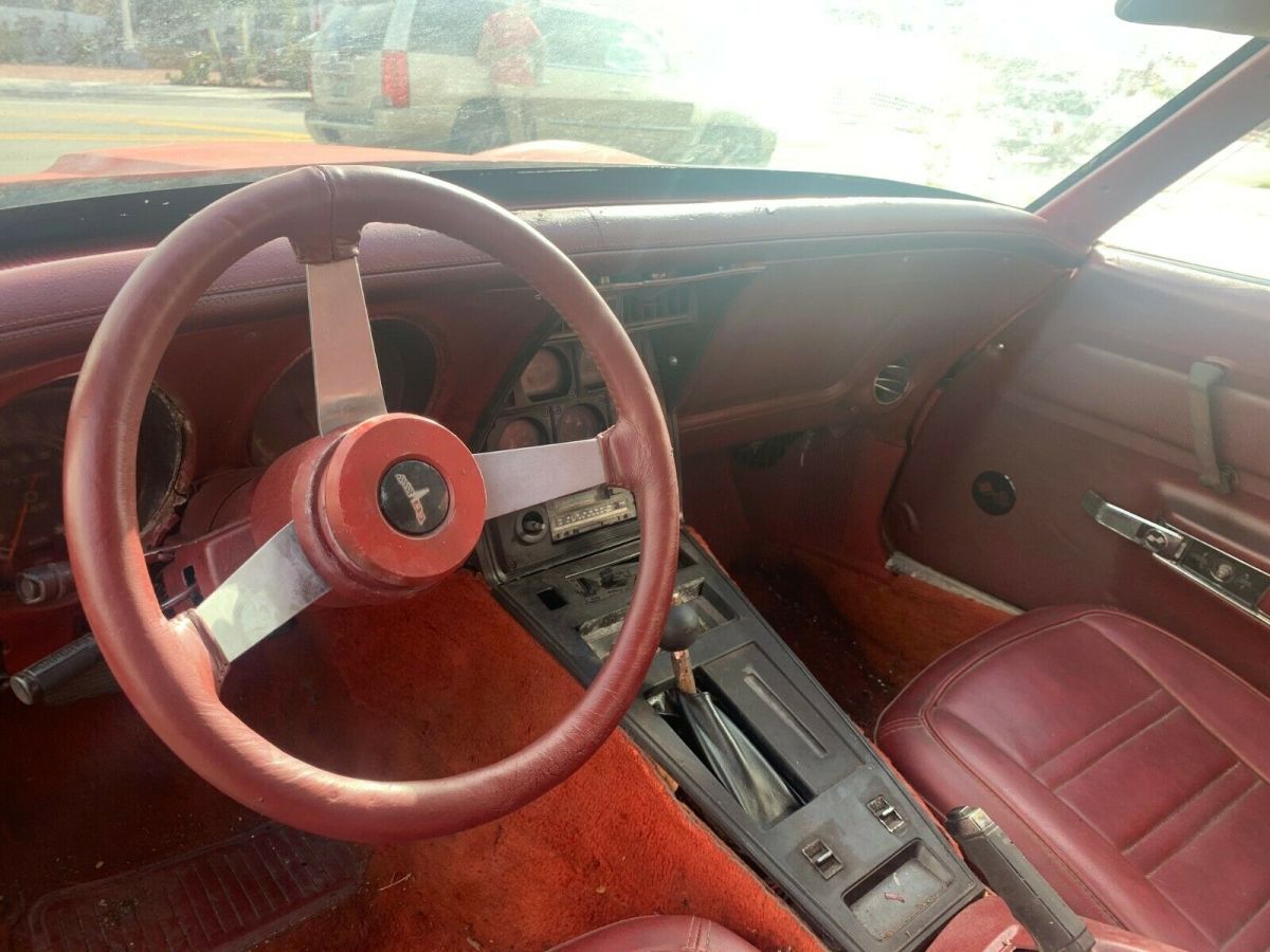 1975 Red Chevrolet Corvette