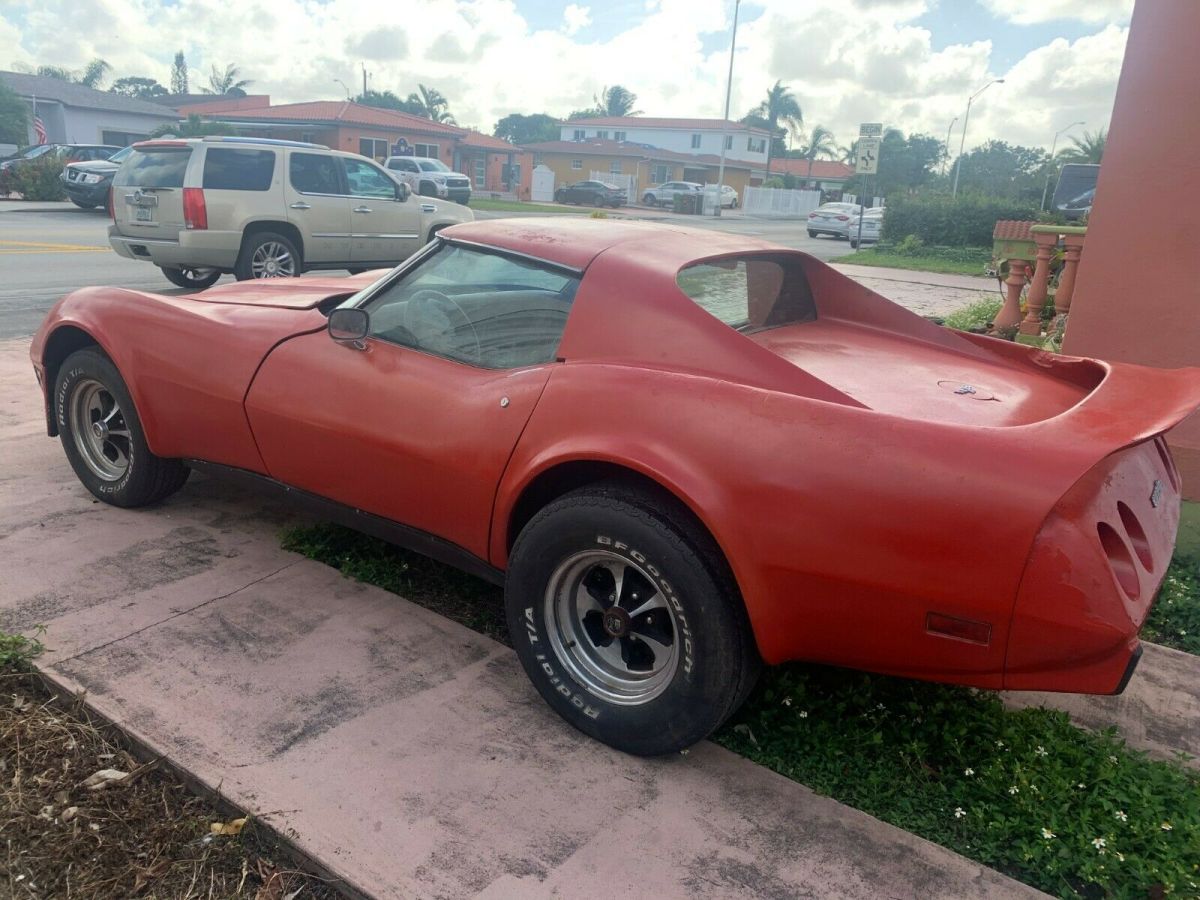 1975 Red Chevrolet Corvette