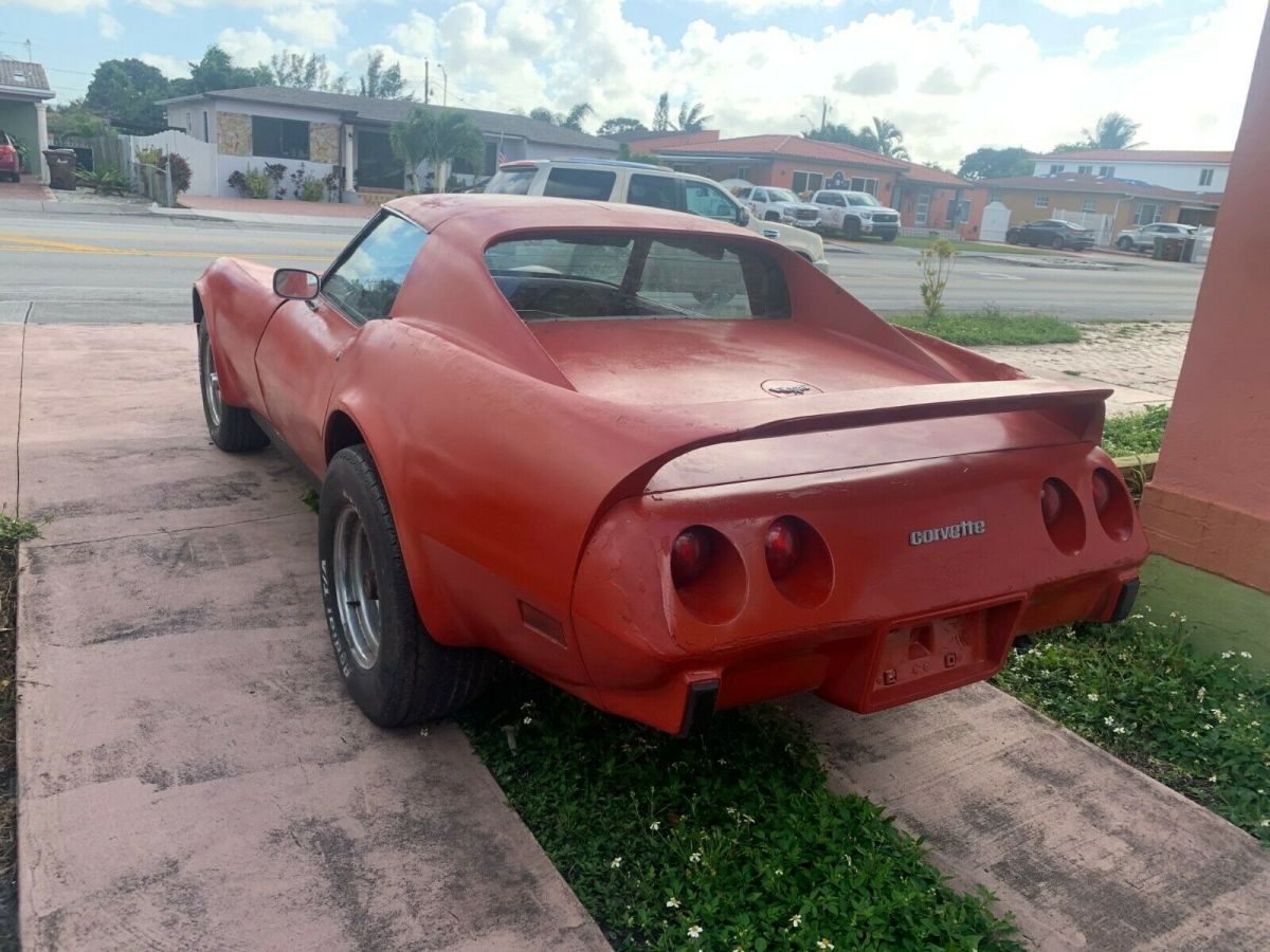 1975 Red Chevrolet Corvette