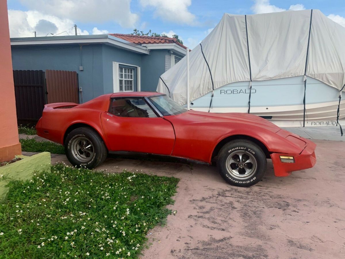 1975 Red Chevrolet Corvette