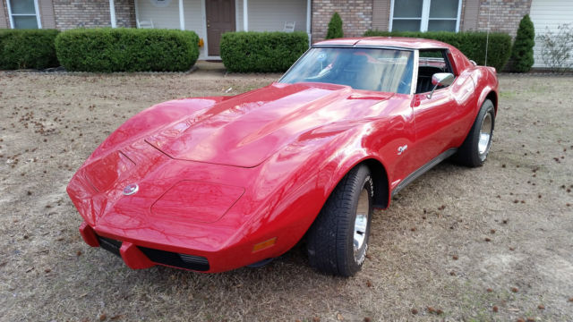 1975 Red Chevrolet Corvette Coupe