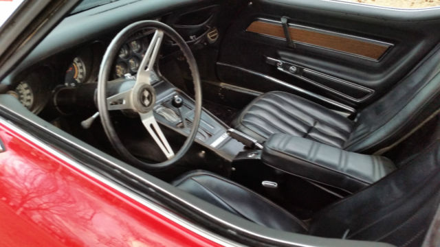 1975 Red Chevrolet Corvette Coupe