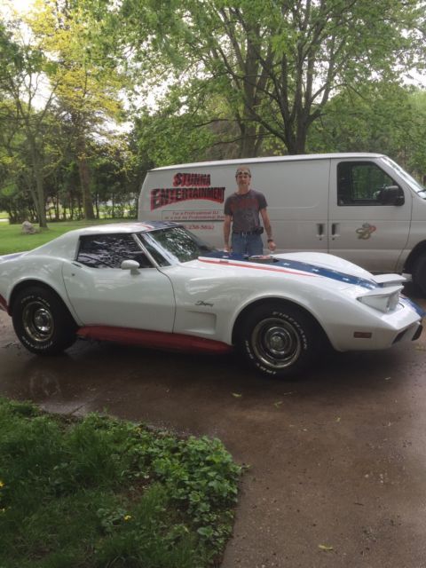 1975 White with red and blue stripes. White stars on blue. Chevrolet Corvette Coupe
