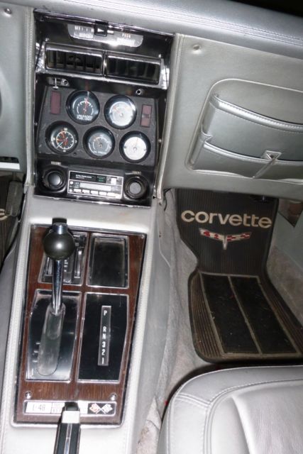 1975 Red Chevrolet Corvette Coupe