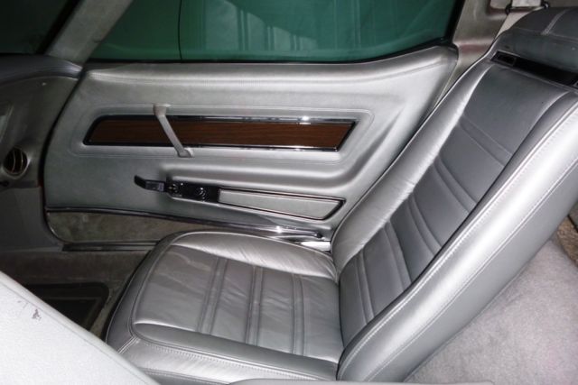 1975 Red Chevrolet Corvette Coupe