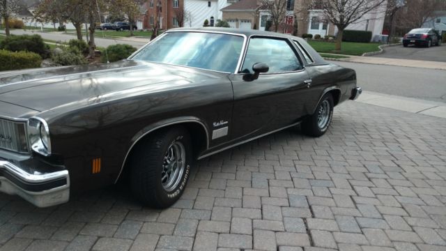 1975 Oldsmobile Cutlass Coupe