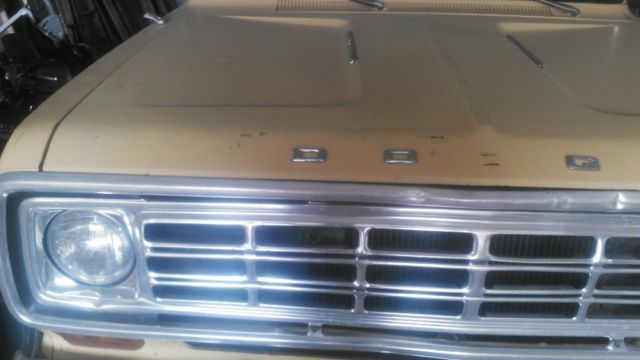 1975 Dodge Power Wagon