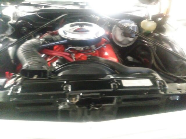 1975 White Chevrolet El Camino 2 door pick up