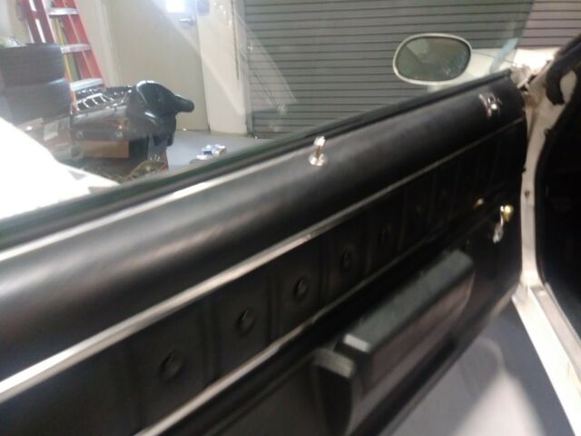 1975 White Chevrolet El Camino 2 door pick up