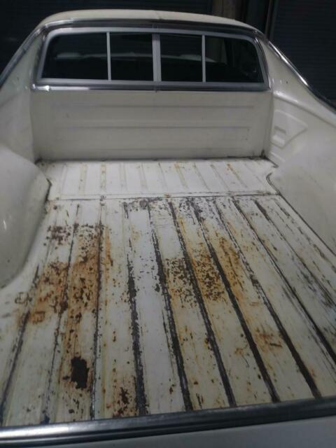1975 White Chevrolet El Camino 2 door pick up