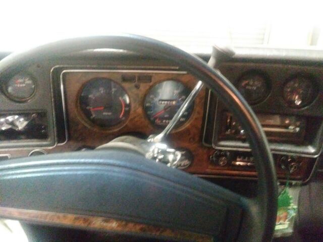 1975 White Chevrolet El Camino 2 door pick up