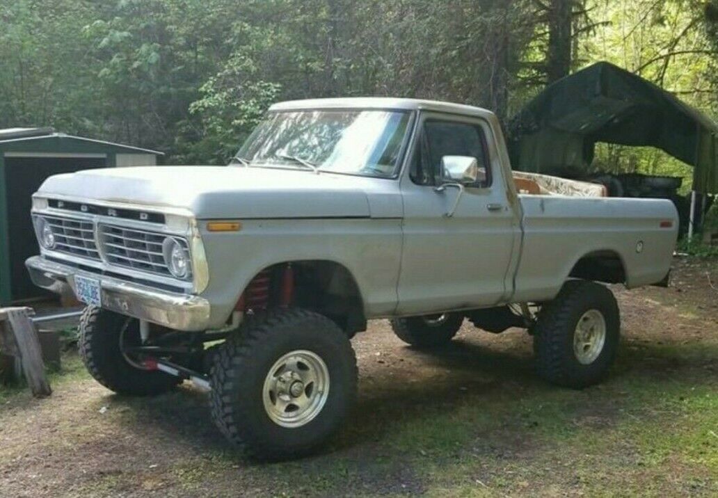 1975 Ford F-100 Standard Cab Pickup