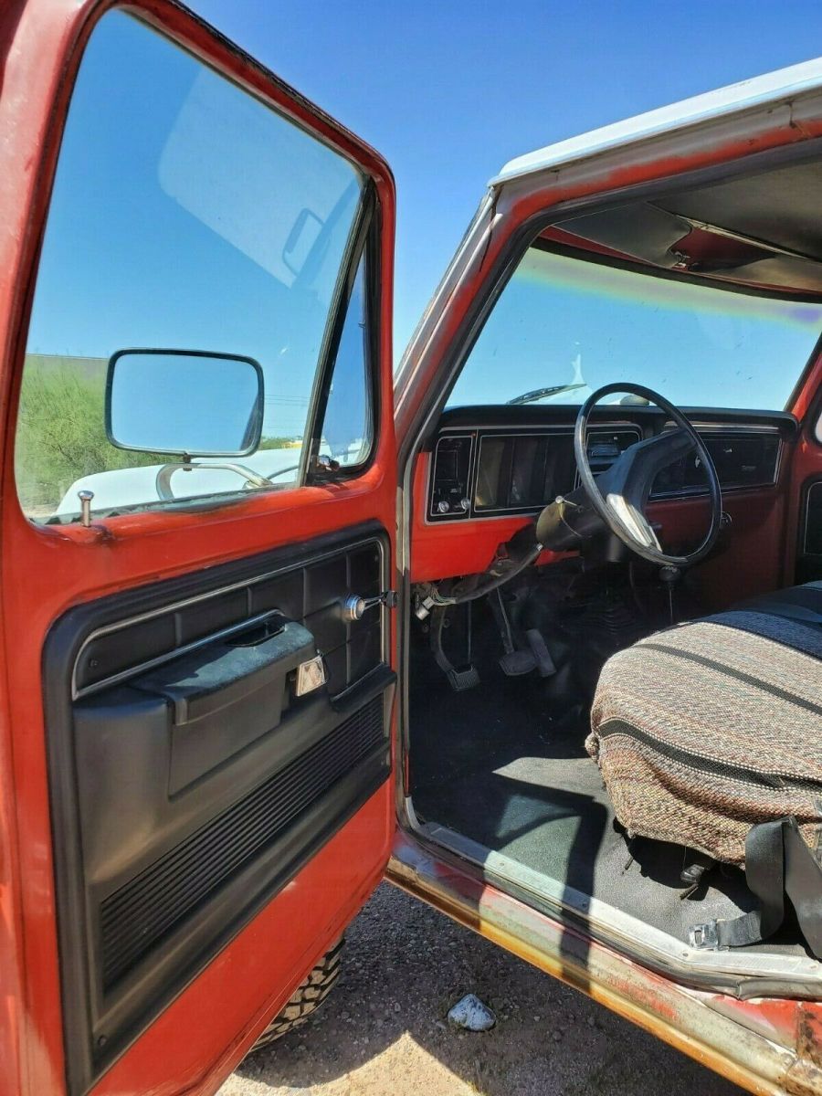 1975 Ford F-100 Standard Cab Pickup