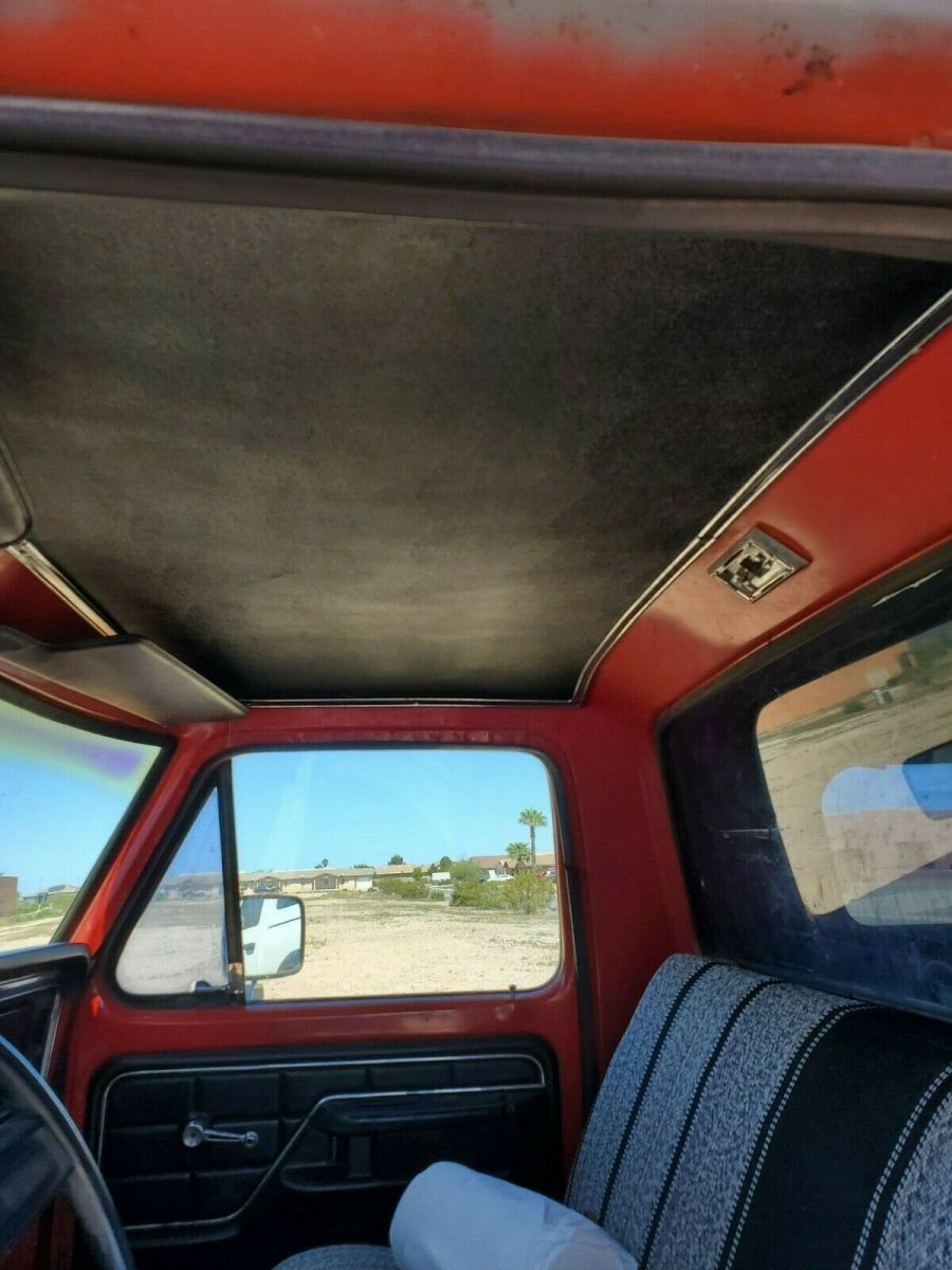 1975 Ford F-100 Standard Cab Pickup
