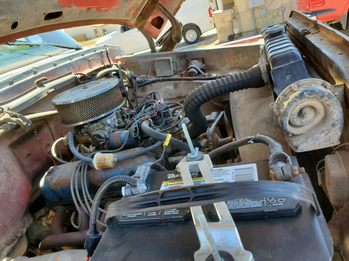 1975 Ford F-100 Standard Cab Pickup