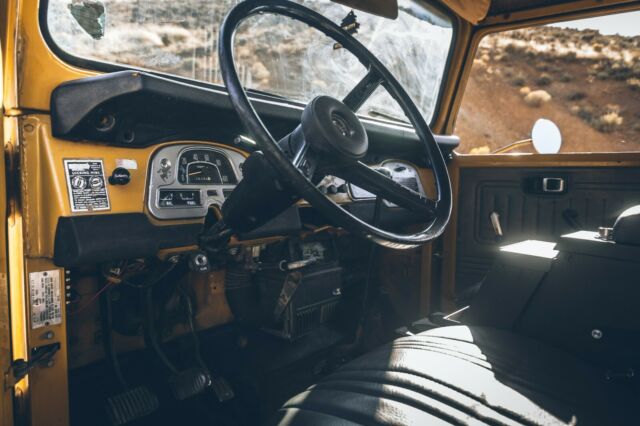 1975 Yellow Toyota Land Cruiser SUV