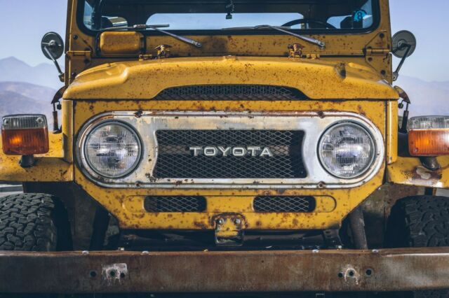 1975 Yellow Toyota Land Cruiser SUV