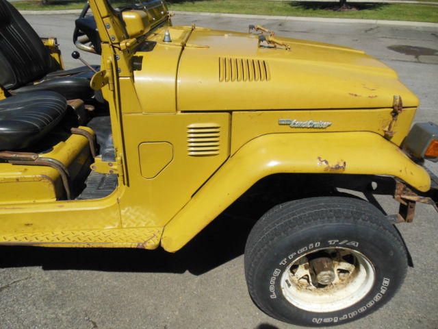 1975 Yellow Toyota Land Cruiser SUV