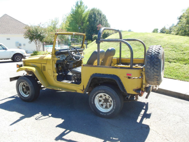 1975 Yellow Toyota Land Cruiser SUV