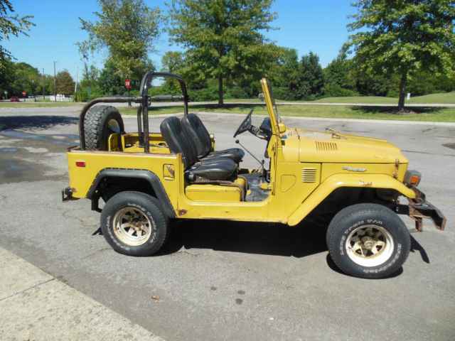 1975 Yellow Toyota Land Cruiser SUV