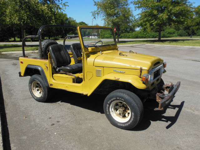 1975 Yellow Toyota Land Cruiser SUV