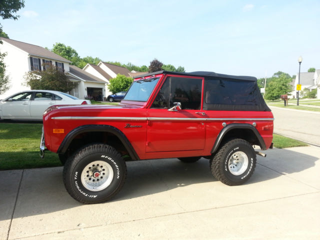 1975 Ford Bronco SUV
