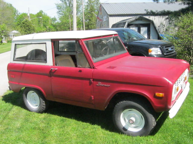 1975 Red Ford Bronco