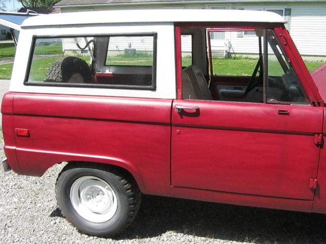 1975 Red Ford Bronco